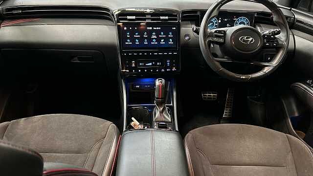 Hyundai TUCSON 1.6 TGDi 48V MHD N Line 5dr 2WD DCT Petrol Estate Black