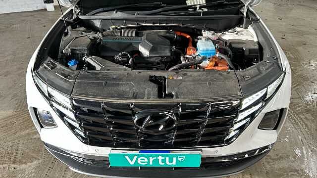 Hyundai TUCSON 1.6 TGDi Plug-in Hybrid Premium 5dr 4WD Auto Estate White