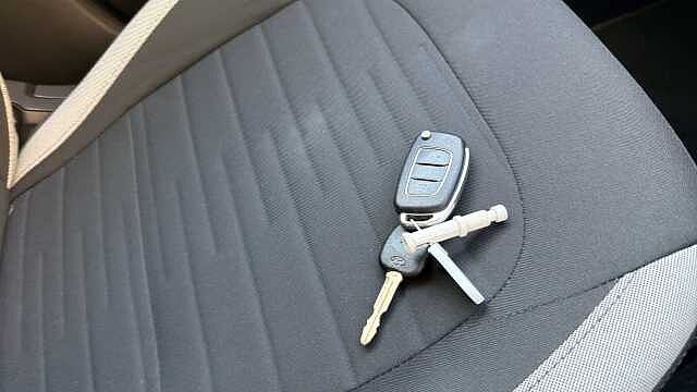 Hyundai i10 1.0 MPi SE Connect 5dr Petrol Hatchback