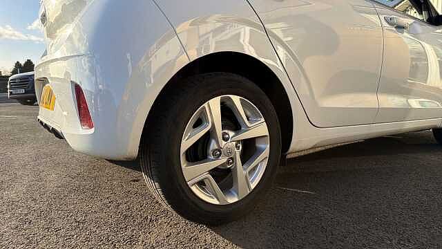 Hyundai i10 1.0 MPi SE Connect 5dr Petrol Hatchback