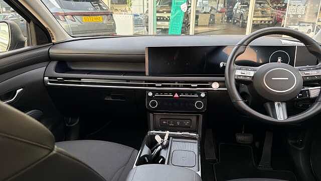 Hyundai TUCSON 1.6T Hybrid Premium 5dr Auto Hybrid Estate Black