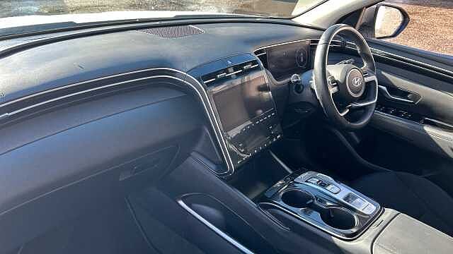 Hyundai TUCSON 1.6 TGDi Hybrid 230 SE Connect 5dr 2WD Auto Hybrid Estate White