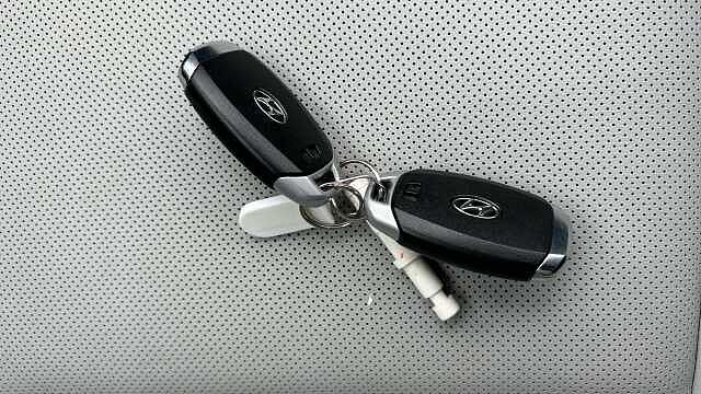 Hyundai KONA 150kW Ultimate 64kWh 5dr Auto Electric Hatchback Black