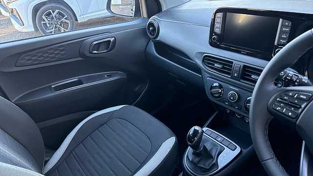 Hyundai I10 1.0 [63] Advance 5dr Auto [Nav] Petrol Hatchback Vibrant Blue - Pearl