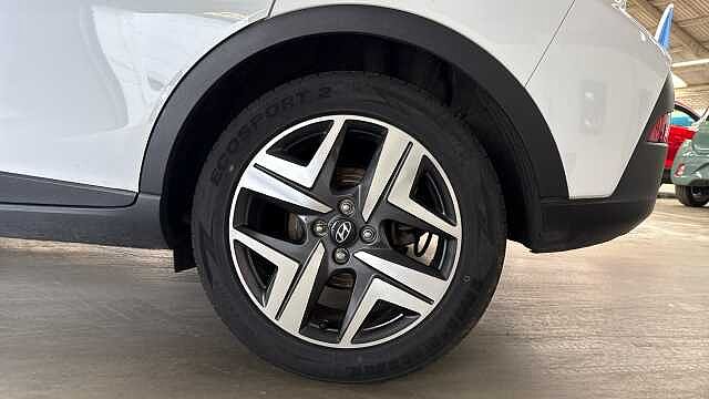 Hyundai BAYON 1.0 TGDi 48V MHEV Ultimate 5dr DCT Petrol Hatchback White