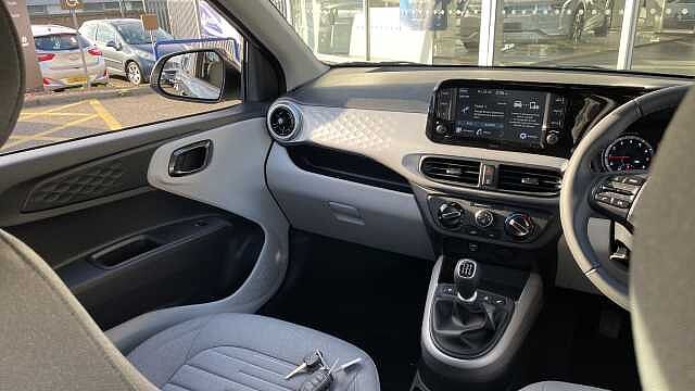 Hyundai i10 1.0 MPi Premium 5dr Petrol Hatchback