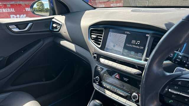 Hyundai IONIQ 1.6 GDi Plug-in Hybrid Premium SE 5dr DCT Hatchback