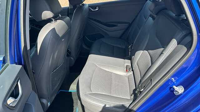 Hyundai IONIQ 1.6 GDi Plug-in Hybrid Premium SE 5dr DCT Hatchback