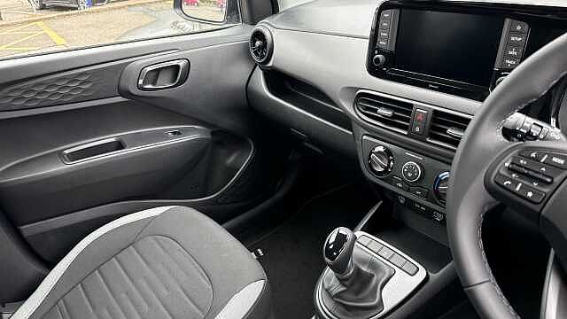 Hyundai I10 1.0 [63] Advance 5dr Auto [Nav] Petrol Hatchback Vibrant Blue - Pearl