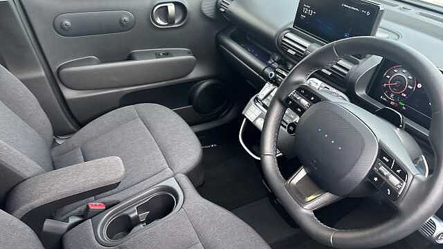 Hyundai INSTER 85kW 02 49kWh 5dr Auto Electric Hatchback